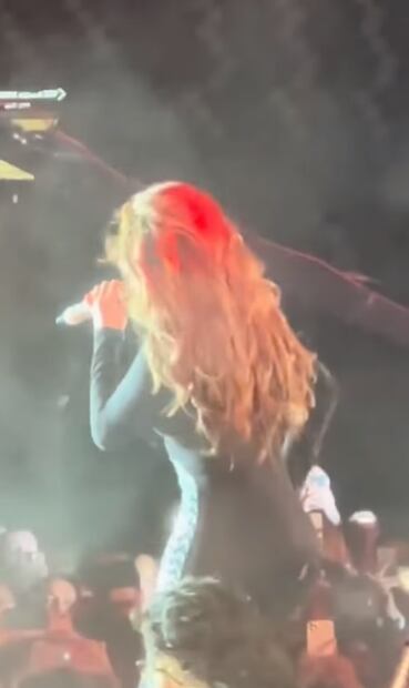 Jennifer Lopez rompe sus leggins en pleno concierto