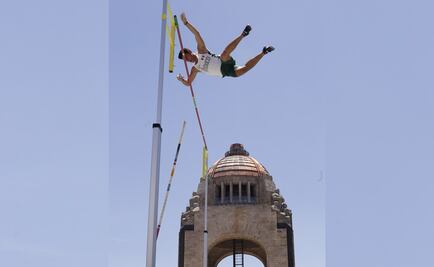 Luna, primer mexicano en subir al podio de un Internacional en Salto con Garrocha