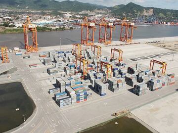 Desacelera carga suelta en Puerto de Manzanillo; operadores acusan supuesto bloqueo