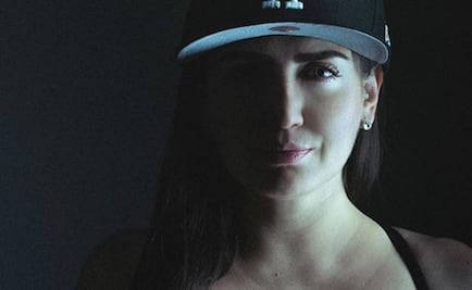 Celia Lora casi enseña sus senos completos