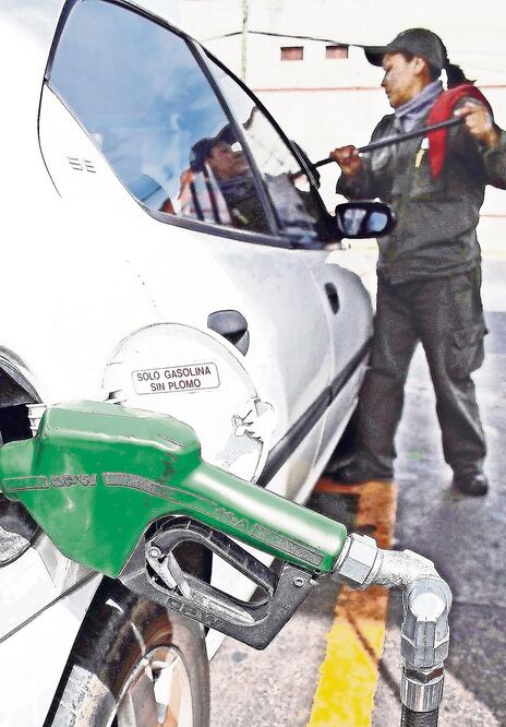 Consecuencia. Diputados prevén que con el incremento de los combustibles se registren aumentos en los productos de consumo básico (ARCHIVO. EL UNIVERSAL)