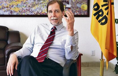 Basave regresa a la academia; analizará si permanece en el PRD