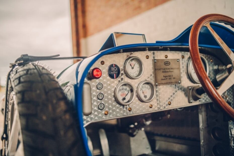 El Bugatti a escala que cuesta lo mismo que un Chevrolet Camaro SS