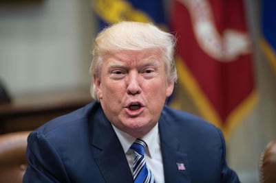 Trump pidió a jefe de inteligencia presionar al FBI sobre Rusia: WP