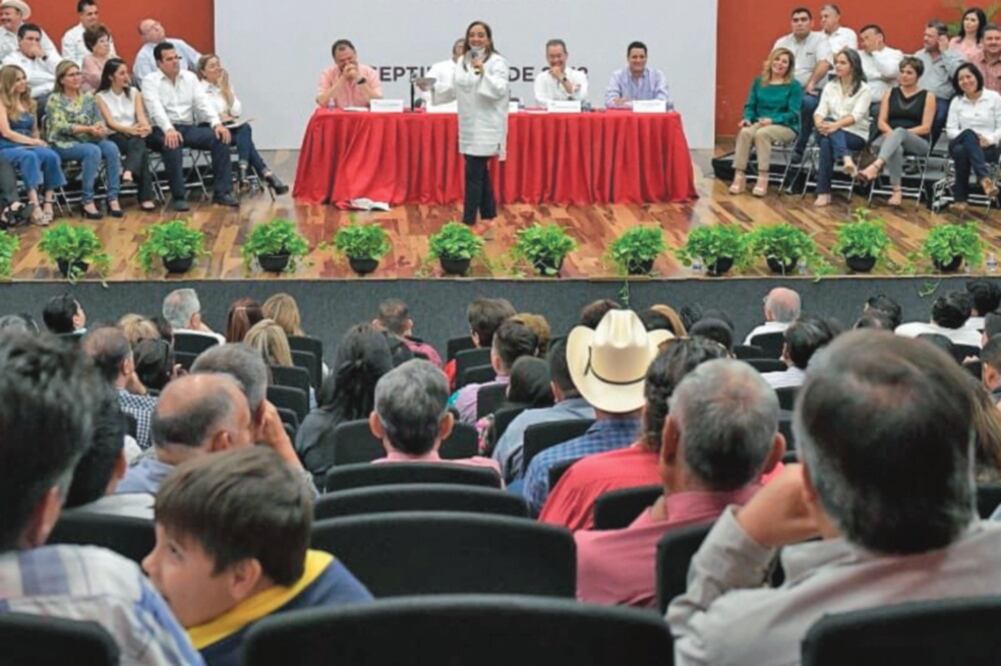 Claudia Ruiz Massieu pidió a los militantes hacer una evaluación en beneficio del PRI. (ARCHIVO EL UNIVERSAL)