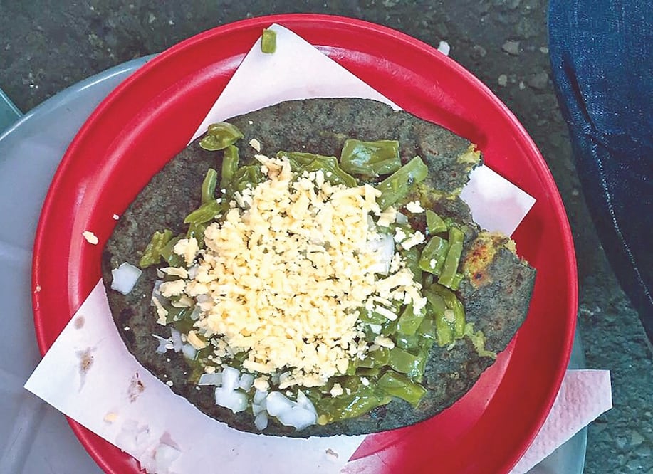 Tlacoyo con nopales y queso / Foto: Archivo EL UNIVERSAl