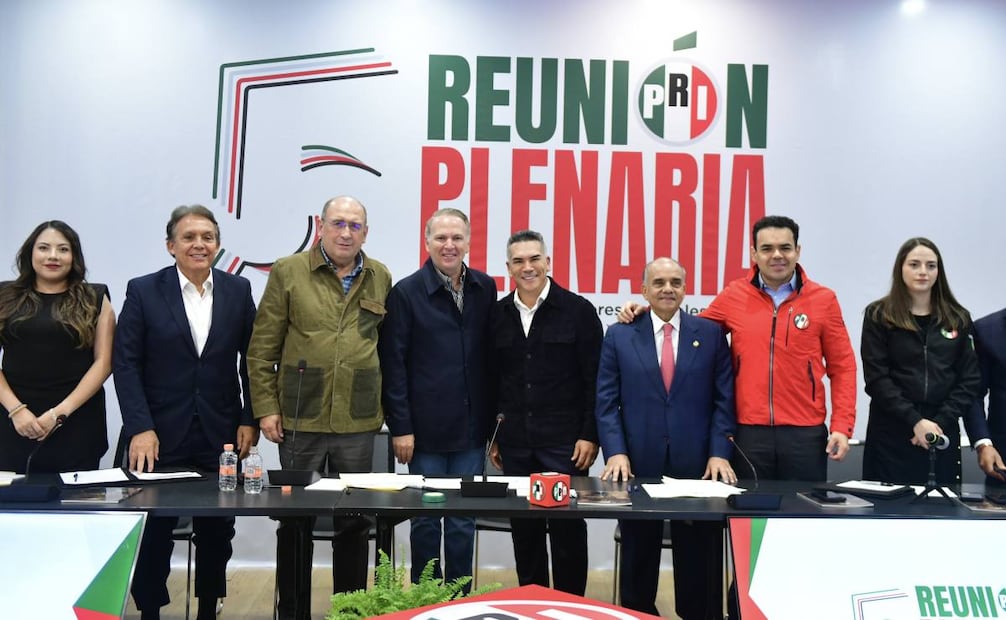 Diputado Teodoros Kalionchiz, de Coahuila, abandona el PAN y se suma a la bancada del PRI. Foto: Especial