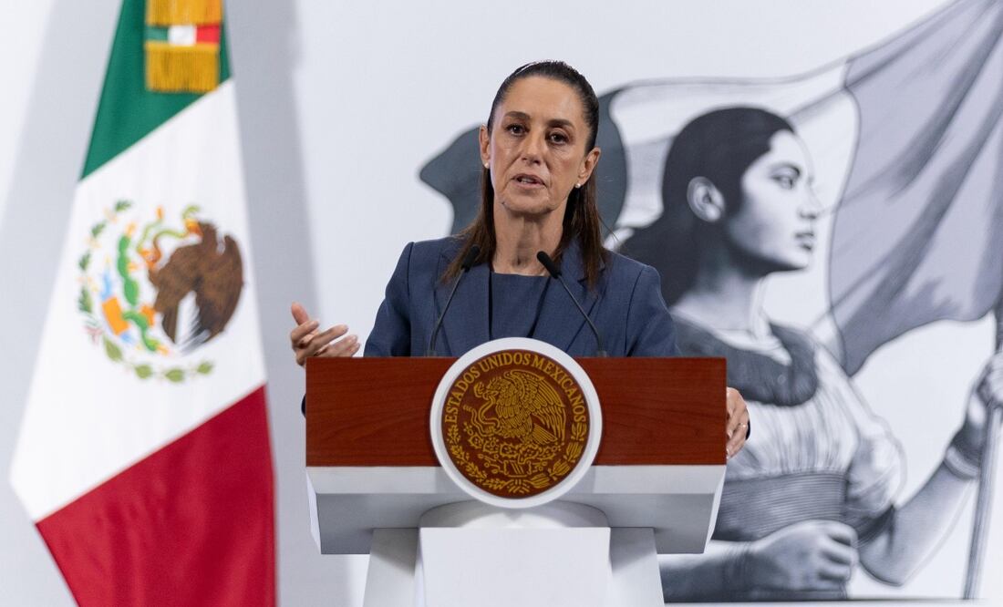La presidenta Claudia Sheinbaum Pardo encabeza la conferencia mañanera del 17 de julio, desde Palacio Nacional. Foto: Hugo Salvador / EL UNIVERSAL