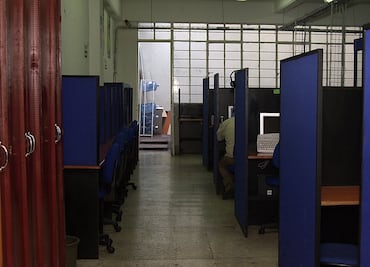 Detienen a 5 personas en call center clandestino en Guadalajara; realizaban llamadas de extorsión y fraudes