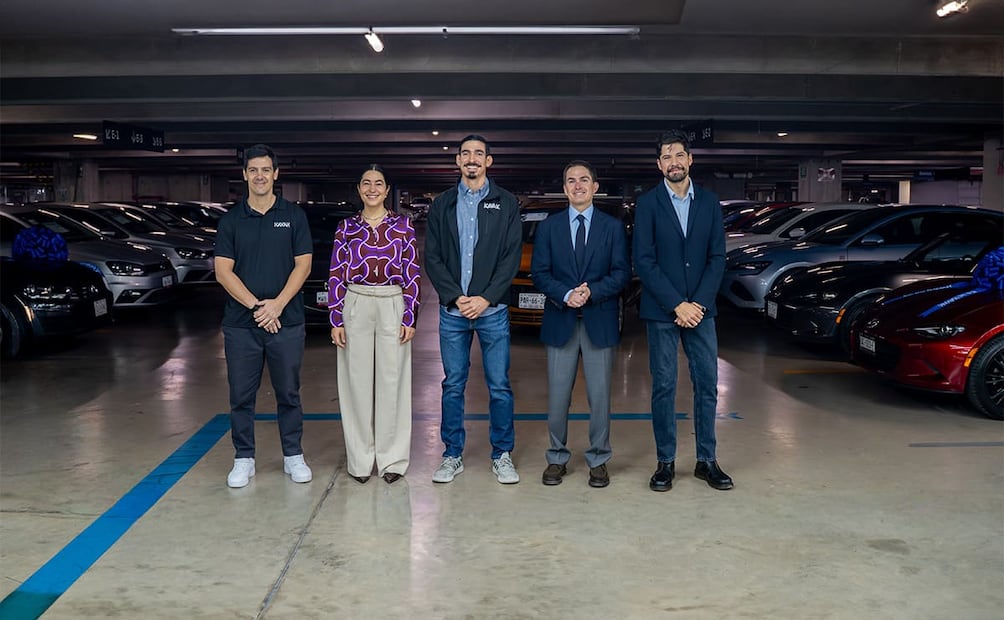 Durante el evento, autoridades locales destacaron el papel de la inversión privada en la formalización del sector automotriz. Foto: Cortesía