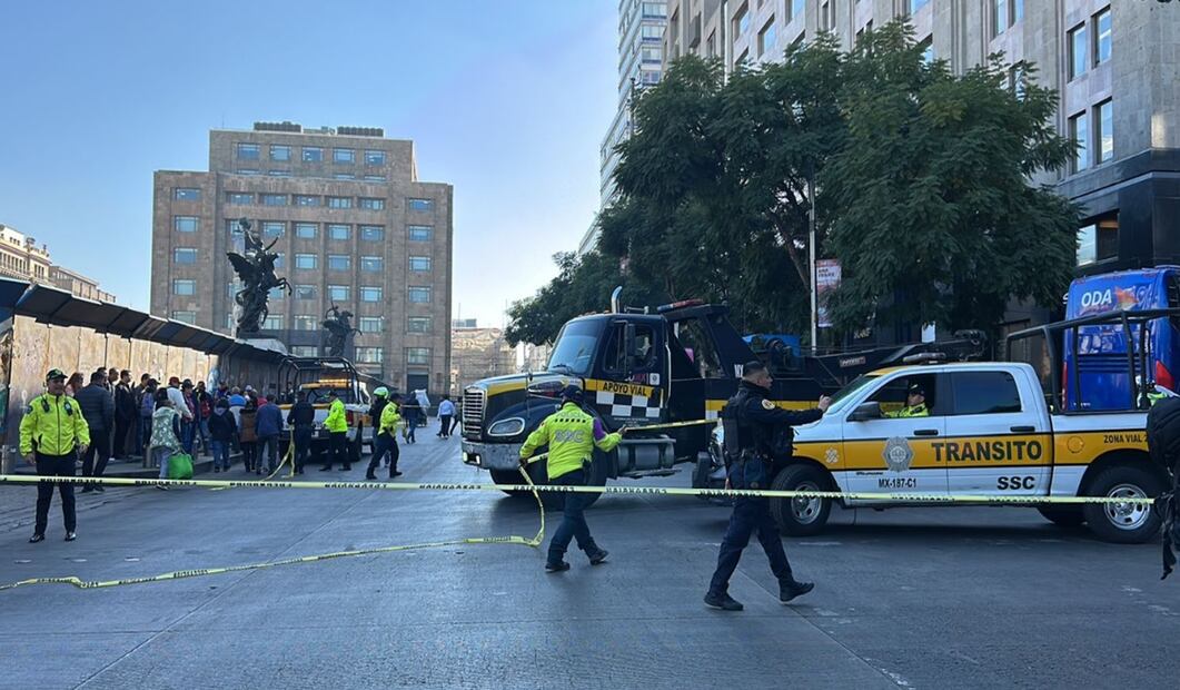 Un hombre que viajaba en un patín eléctrico perdió la vida al ser arrollado por un autobús de pasajeros en la zona centro de la Ciudad de México. Foto: Iván Montaño/EL UNIVERSAL