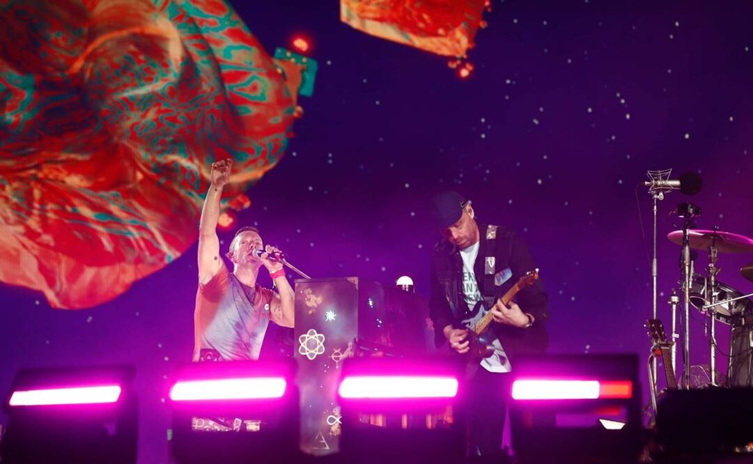 Coldplay sorprendió a los asistentes con su homenaje a Juanga. Foto: Diego Simón/ EL UNIVERSAL