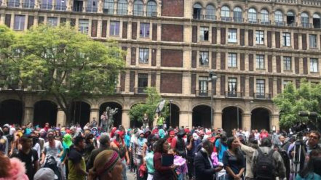 Familiares de los 43 exigen reunión en la Suprema Corte