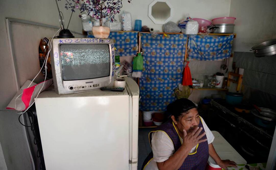 Algunas personas se han quejado de la falta de recursos económicos para poder comprar una televisión digital. (Foto: Tony Rivera)