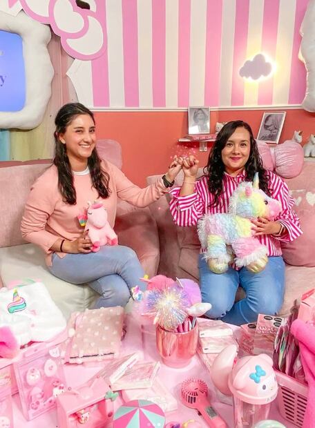 Pinky Promise Experience recrea el set de grabación del podcast. Foto: Instagram @pinkypromiseexp