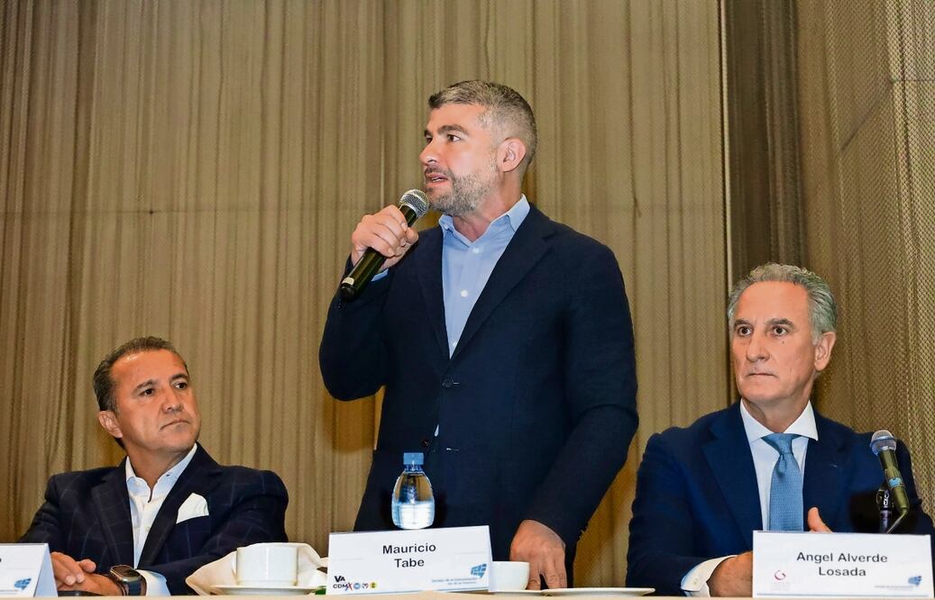 Mauricio Tabe, candidato a la alcaldía Miguel Hidalgo, se reunió con representantes del Consejo de la Comunicación y de la Cámara de la Industria de la Radio y la Televisión (CIRT). Foto Especial