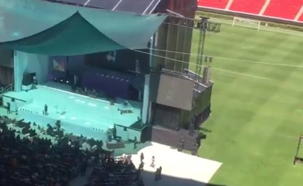 "Fuera, fuera", gritan a Meade en evento en Jalisco