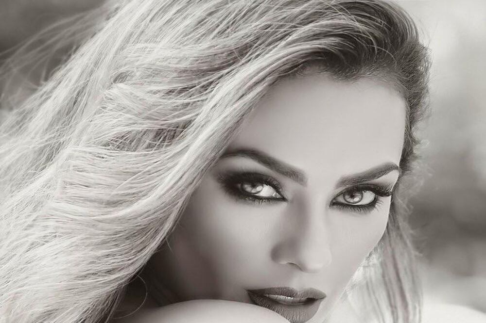 Aracely Arámbula demuestra que el paso del tiempo no le afecta. Al contrario, luce más espectacular cada día / Foto: @aracelyarambula 