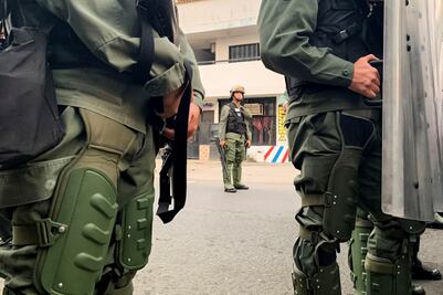 Tres efectivos de la guardia venezolana desertan y pasan a Colombia