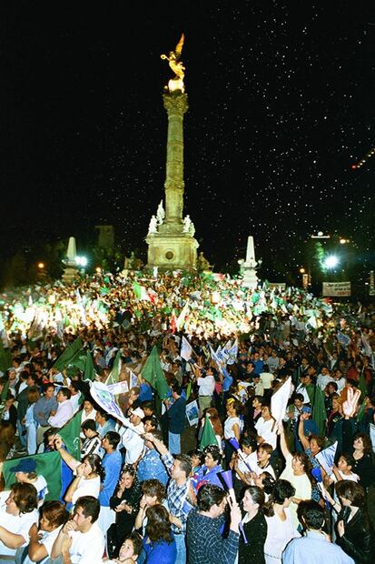 20 años de AMLO y Fox, del desafuero a "darle en la madre a la 4T"