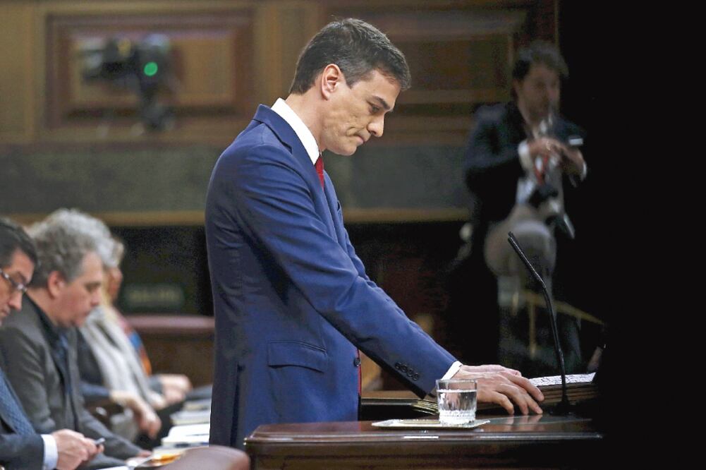 El líder del Partido Socialista Obrero Español, Pedro Sánchez, durante el debate de la investidura realizado ayer en el Parlamento, en Madrid. Sánchez no consiguió los votos necesarios para convertirse en presidente del gobierno (ANDREA COMAS. REUTERS)