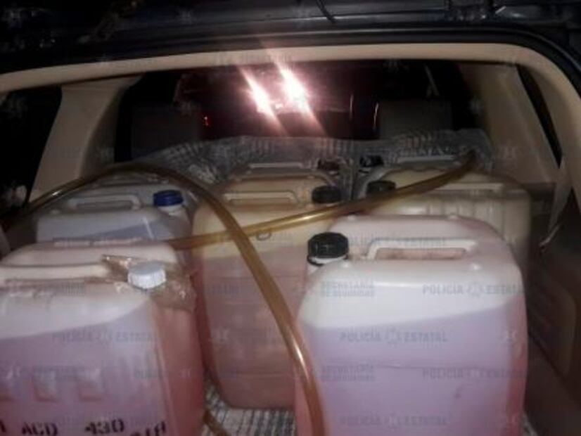 Detienen a dos con 4 mil litros de combustible en Jilotepec 