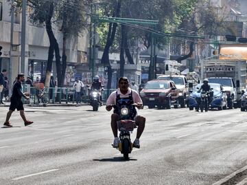 Brugada propone que conductores de bicicletas eléctricas y scooters tengan licencia; todo vehículo motorizado deberá tenerla