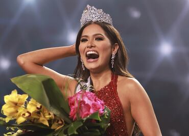 Andrea Meza tiene su primer día como reina de Miss Universo