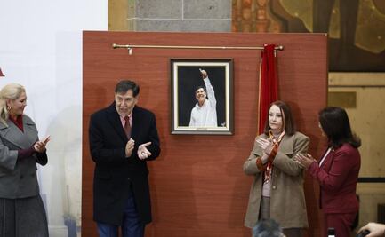 Noroña devela retrato; esperaron por media hora a Adán Augusto, y no llegó