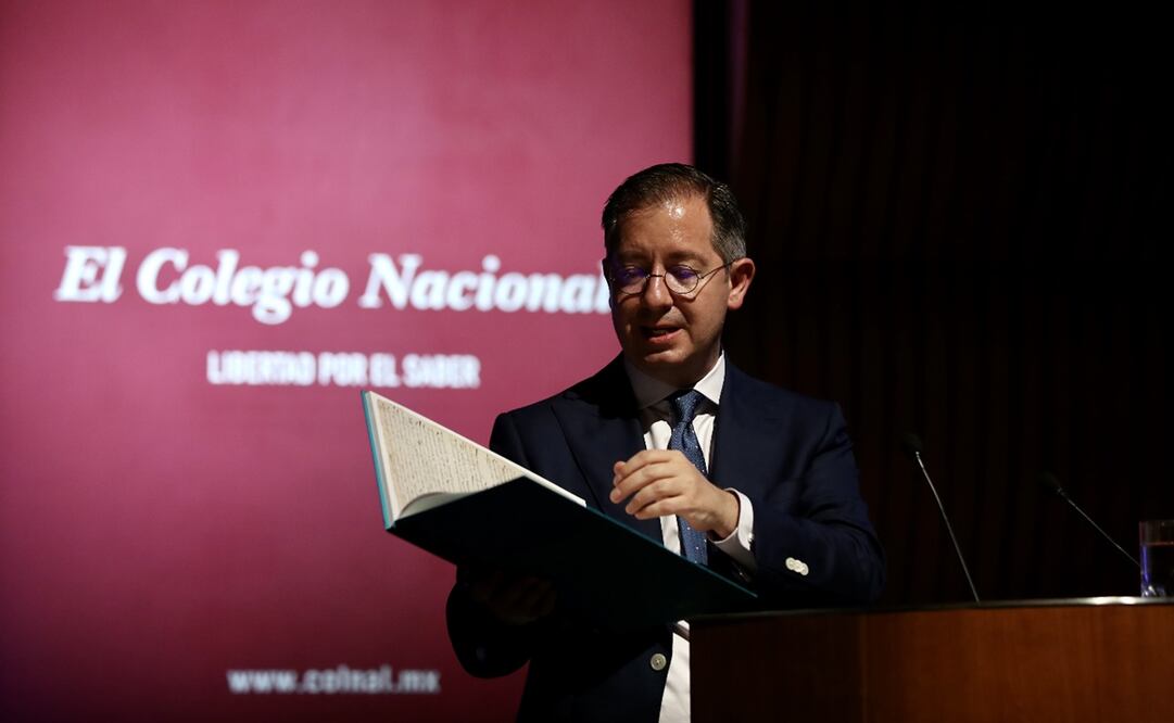 Presentación del libro Códice Mendoza, en el Colegio Nacional. Estuvieron presentes, Leonardo Lopez Luján y Jorge Gómez Tejada.Fotos: Valente Rosas