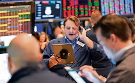 Wall Street abre en rojo este jueves; Dow Jones pierde 1.15% y el petróleo sigue subiendo por la guerra en Irán