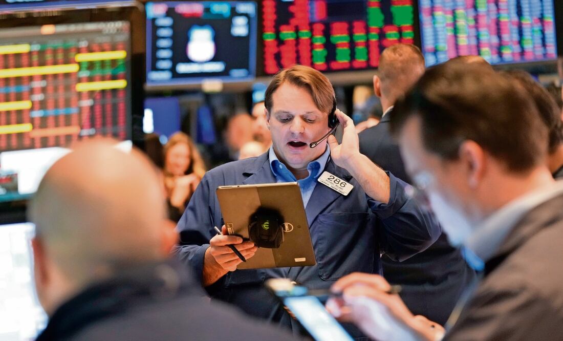 Ayer las bolsas europeas sufrieron caídas por la entrada en vigor de los aranceles impuestos por Estados Unidos a México, Canadá y China. Foto: AP