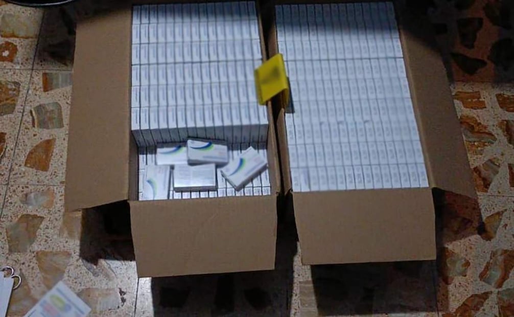 Detienen a dos personas en Edomex por venta de medicamentos apócrifos. Foto: Especial
