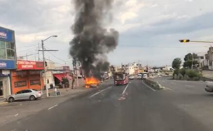 Video. Así prendieron fuego a varios autos tras enfrentamiento en Jalisco