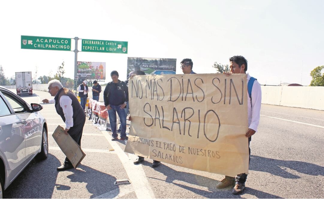 Manifestantes de la Universidad Autónoma del Estado de Morelos en una de sus movilizaciones. Foto: Tony Rivera / ELUNIVERSAL