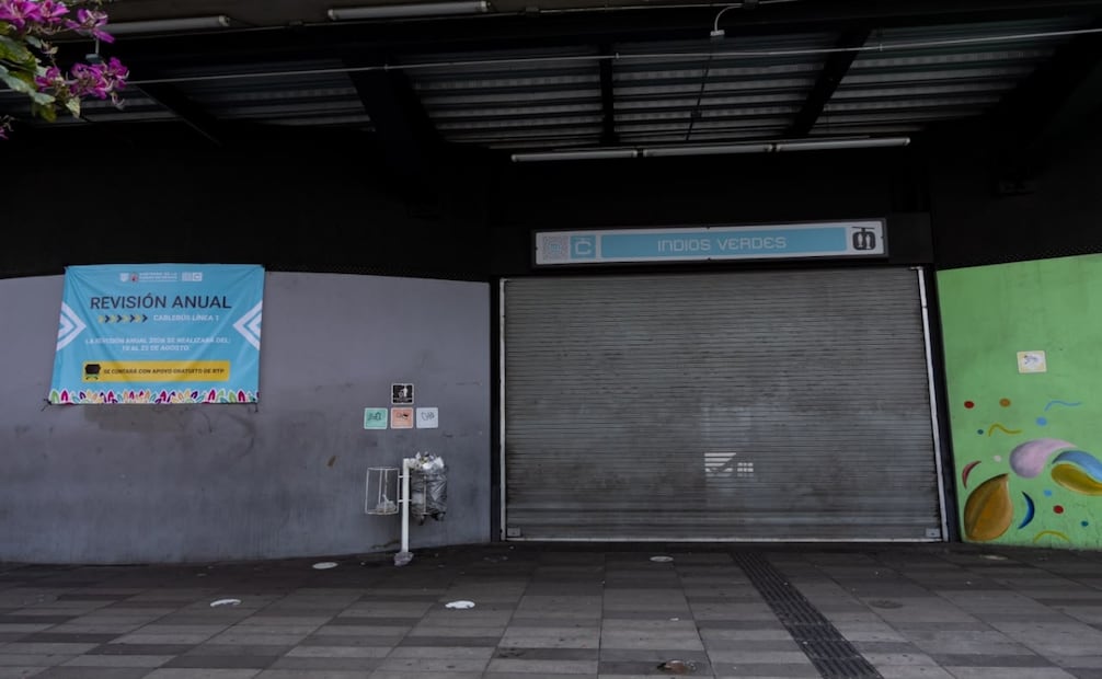 Usuarios abordan el servicio de apoyo de RTP debido al cierre temporal por revisión anual de la Línea 1 del Cablebus de la Ciudad de México. Foto Hugo Salvador El Universal