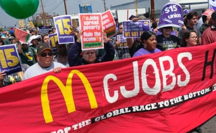 Empleados de McDonald´s protestan por bajos salarios 