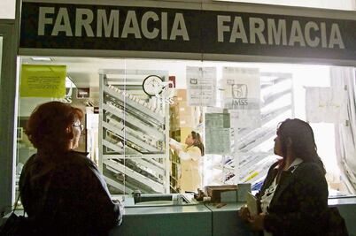 Roban $465 mil a IMSS en medicina