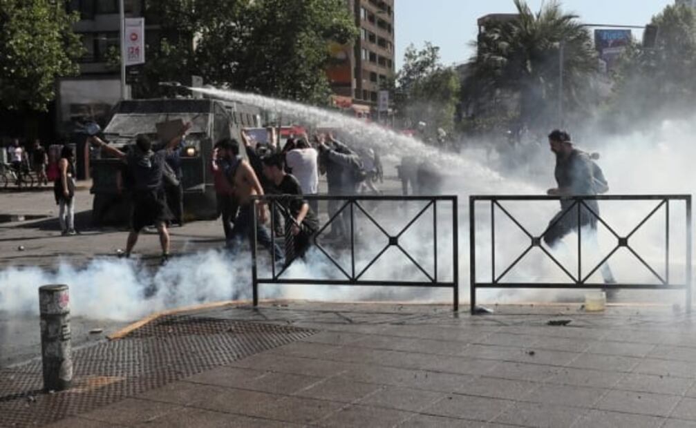 Extienden toque de queda en Chile por nueva jornada de protestas y disturbios