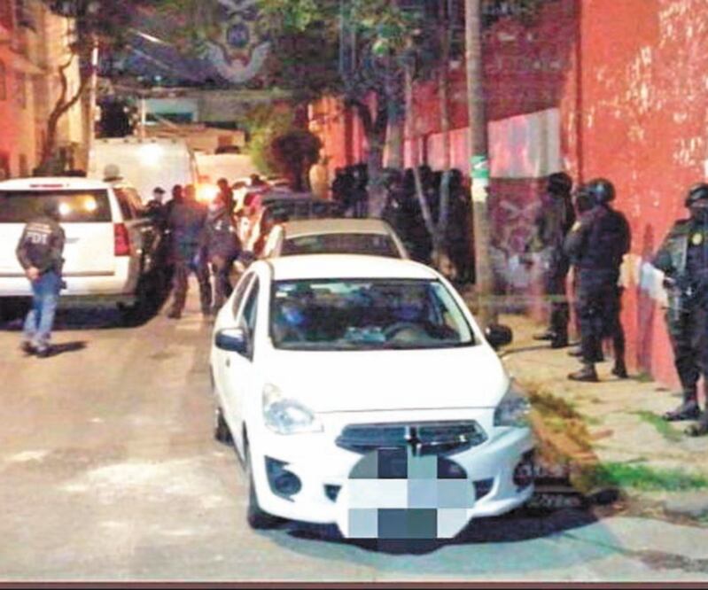 Durante el despliegue policial se logró el aseguramiento de diferentes dosis de marihuana, cocaína y cristal en ocho inmuebles de diferentes colonias. Foto: Especial