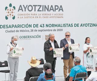 AMLO ofrece disculpas a familiares de los 43