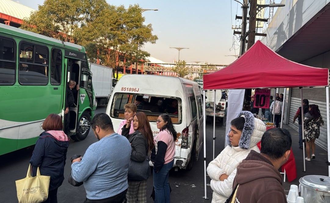 Pipa choca con transporte público en Tepalcates. Foto: especial