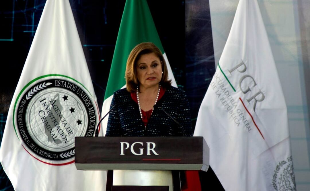 La funcionaria una reunión de trabajo con personal de la delegación de la PGR en Querétaro.