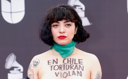 Latin Grammy 2019: Mon Laferte protesta en topless por Chile