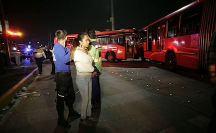Chocan 2 unidades de Metrobús en Vallejo