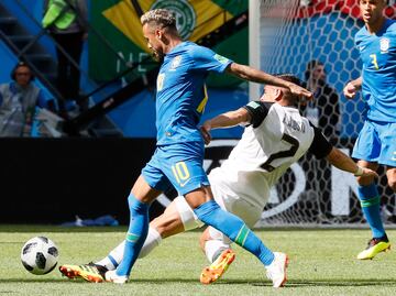 Sufrida victoria de Brasil sobre Costa Rica