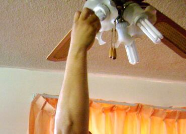 Entregan 588 mil 220 focos ahorradores en Durango