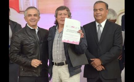 Entrega Mancera créditos para mejorar viviendas