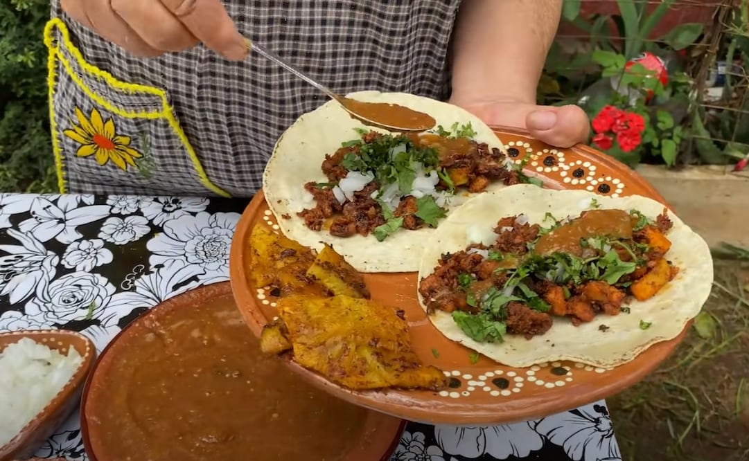 Tacos con todo el sazón “De mi rancho a tu cocina”. Imagen: YouTube “De mi rancho a tu cocina”