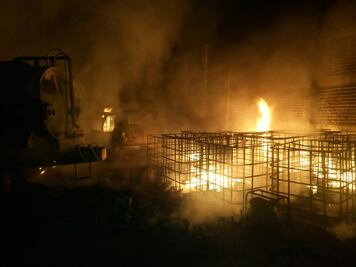 Se incendia bodega donde almacenaban combustible en Michoacán